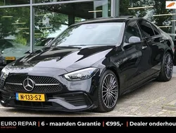Zwart, metallic lak Gebruikt 2022 Mercedes C200 AMG line Sedan | € 42.995 (Goede deal)