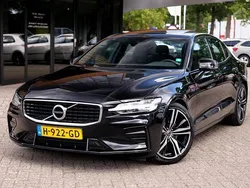 Zwart Gebruikt 2020 Volvo S60 R-Design Sedan | € 24.950 (Eerlijke prijs)