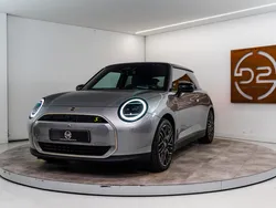 Grijs Nieuw 2024 Mini Cooper SE Favoured Hatchback | € 34.980 (Super prijs)
