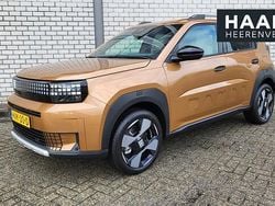 Bruin Nieuw 2025 Fiat Grande Panda La Prima SUV | € 25.950 (Goede deal)
