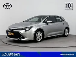 Grijs, metallic lak Gebruikt 2022 Toyota Corolla Hybrid Active Hatchback | € 24.445 (Goede deal)