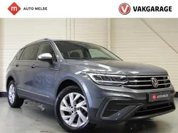 Grijs Gebruikt 2022 VW Tiguan Allspace Life SUV | € 36.950 (Goede deal)