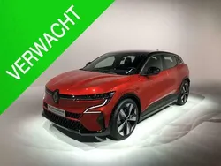 Rood Gebruikt 2022 Renault Mégane Iconic Hatchback | € 49.995