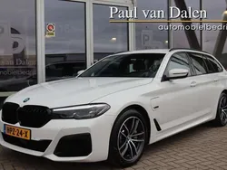 Wit Gebruikt 2021 BMW 530e M Sport Stationwagen | € 34.440 (Super prijs)