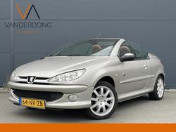 Grijs Gebruikt 2004 Peugeot 206 CC Roland Garros Cabriolet | € 2.445 (Iets duurder)