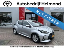 Grijs Gebruikt 2024 Toyota Yaris Hybrid Active Hatchback | € 24.249 (Eerlijke prijs)