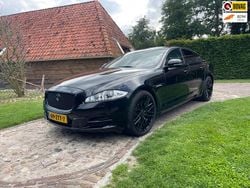 Zwart, metallic lak Gebruikt 2013 Jaguar XJ Luxury Sedan | € 18.950