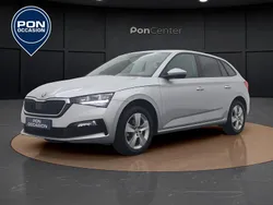 Grijs, metallic lak Gebruikt 2023 Skoda Scala Ambition Hatchback | € 20.950 (Eerlijke prijs)