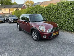 Rood, metallic lak Gebruikt 2009 Mini Cooper D Business Hatchback | € 4.945