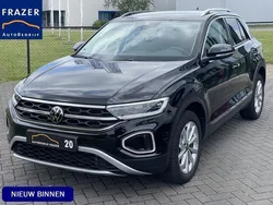Zwart Gebruikt 2023 VW T-Roc Style SUV | € 24.885 (Goede deal)