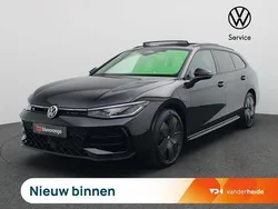 Zwart Nieuw 2025 VW Passat R-line Edition Stationwagen | € 54.900 (Iets duurder)