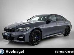Grijs Gebruikt 2021 BMW 330 Executive Sedan | € 35.950 (Eerlijke prijs)