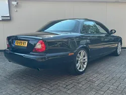 Zwart, metallic lak Gebruikt 2005 Jaguar XJR Supercharged Sedan | € 9.899