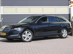 Zwart Gebruikt 2022 Skoda Superb Business Line Stationwagen | € 23.900 (Goede deal)