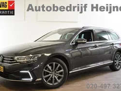 Grijs, metallic lak Gebruikt 2021 VW Passat Business Stationwagen | € 23.945 (Goede deal)