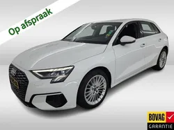 Wit Gebruikt 2021 Audi A3 Business Hatchback | € 21.400 (Eerlijke prijs)