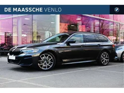 Grijs, metallic lak Gebruikt 2023 BMW 530 Executive Stationwagen | € 47.950 (Eerlijke prijs)