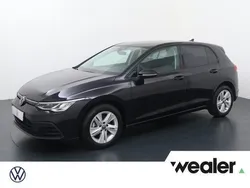 Zwart Gebruikt 2023 VW Golf VIII Life Hatchback | € 25.540 (Eerlijke prijs)