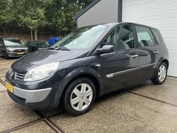 Grijs Gebruikt 2006 Renault Scénic II Luxe MPV | € 1.450 (Eerlijke prijs)