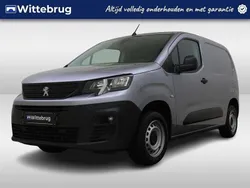 Grijs Gebruikt 2023 Peugeot Partner S MPV | € 14.925 (Eerlijke prijs)