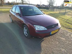 Rood Gebruikt 2001 Ford Mondeo Trend Hatchback | € 950 (Goede deal)