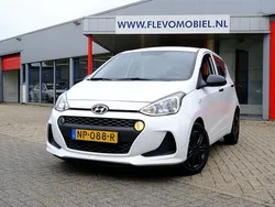 Wit Gebruikt 2017 Hyundai i10 Comfort Hatchback | € 7.250 (Eerlijke prijs)