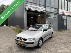 Grijs Gebruikt 2002 Seat Cordoba Sedan | € 1.699