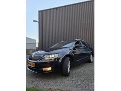 Zwart Gebruikt 2013 Skoda Octavia Business Line Stationwagen | € 9.850 (Iets duurder)