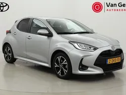 Grijs Gebruikt 2024 Toyota Yaris Hybrid Edition Hatchback | € 24.999 (Eerlijke prijs)