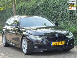Zwart Gebruikt 2019 BMW 318 M Sport Stationwagen | € 17.990 (Eerlijke prijs)