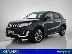 Zwart Gebruikt 2023 Suzuki Vitara Style SUV | € 24.945 (Eerlijke prijs)