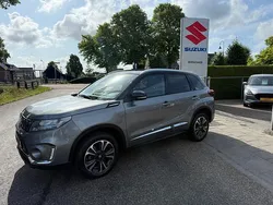 Grijs Gebruikt 2024 Suzuki Vitara Style SUV | € 25.495 (Eerlijke prijs)