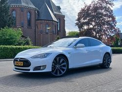 Wit Gebruikt 2015 Tesla Model S Hatchback | € 19.999 (Goede deal)