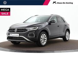 Zwart Gebruikt 2024 VW T-Roc Edition SUV | € 31.990 (Iets duurder)