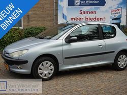 Grijs Gebruikt 2003 Peugeot 206 Hatchback | € 2.750 (Iets duurder)