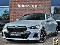 Grijs Gebruikt 2025 BMW 520 M Sport Stationwagen | € 68.900 (Super prijs)