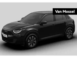 Zwart Nieuw 2025 Fiat 600 Pop SUV | € 32.197 (Iets duurder)