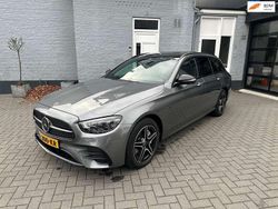 Grijs Gebruikt 2021 Mercedes E300 AMG Stationwagen | € 25.495 (Goede deal)