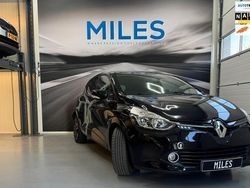 Zwart Gebruikt 2016 Renault Clio IV Night&Day Hatchback | € 6.795 (Eerlijke prijs)