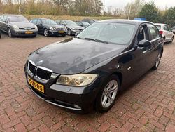 Zwart Gebruikt 2008 BMW 318 Sedan | € 2.450 (Eerlijke prijs)