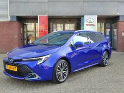 Blauw Gebruikt 2024 Toyota Corolla Hybrid Stationwagen | € 32.999