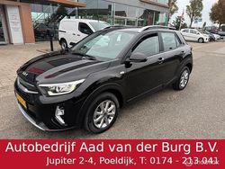 Zwart Gebruikt 2022 Kia Stonic SUV | € 23.950 (Eerlijke prijs)