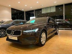 Bruin Gebruikt 2019 Volvo V60 Momentum Stationwagen | € 25.900 (Goede deal)