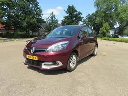 Rood Gebruikt 2014 Renault Scénic III Bose Edition MPV | € 7.450 (Eerlijke prijs)
