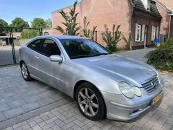 Grijs Gebruikt 2002 Mercedes C180 Coupé | € 750 (Goede deal)
