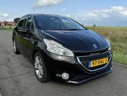 Zwart Gebruikt 2012 Peugeot 208 Allure Hatchback | € 5.450 (Iets duurder)