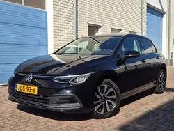 Zwart Gebruikt 2021 VW Golf VIII Hatchback | € 20.950 (Eerlijke prijs)