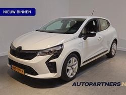 Wit Gebruikt 2024 Renault Clio V Techno Hatchback | € 19.450 (Eerlijke prijs)