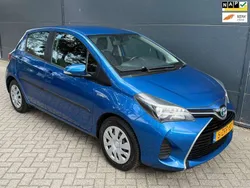 Blauw Gebruikt 2015 Toyota Yaris Hybrid Hatchback | € 8.445 (Eerlijke prijs)