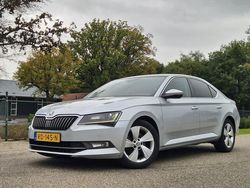 Grijs Gebruikt 2018 Skoda Superb Ambition Hatchback | € 7.999